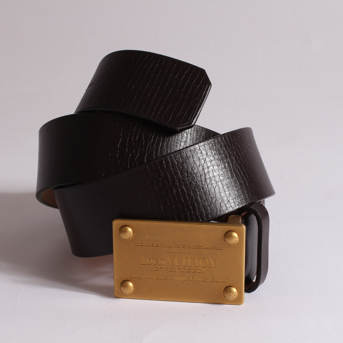 Réplica de cinturón con hebilla cuadrada de Louis Vuitton a la venta con  precio barato en la tienda de bolsos falsos